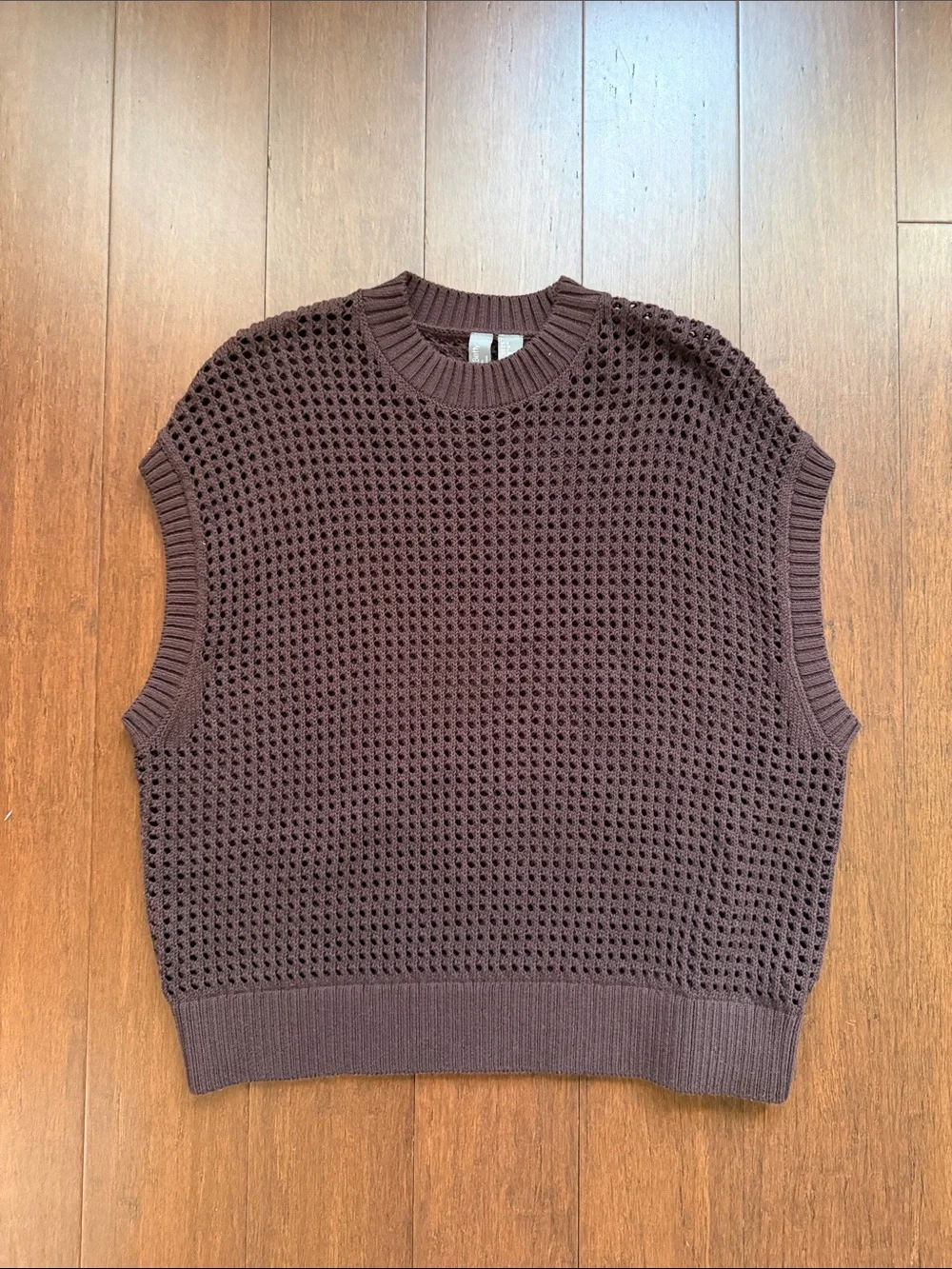 Sweaty Betty Men's Open-Weave Sleeveless Crewneck Sweater Vest — Dark Brown
